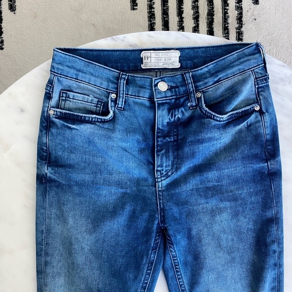 Free People Busted Knee Distressed Skinny Jeans W 27 - Picture 2 of 15
